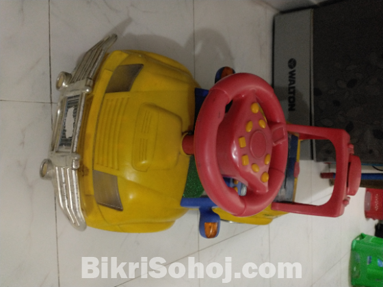 রকিং হর্স, দোলনা ও রাইডার কার